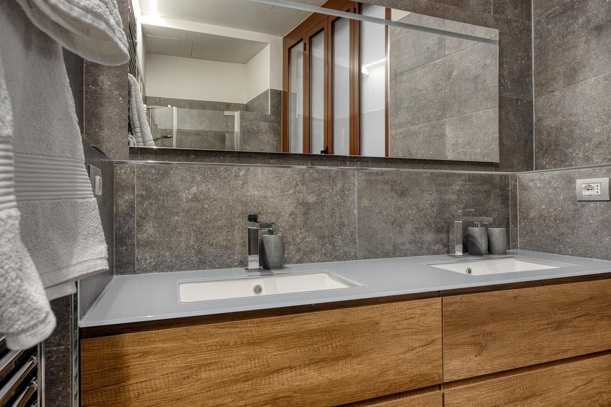 Ferienwohnung Navigli, 90 Square Meters, Free Parking Ripa Ticinese Mailand Exterior foto